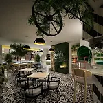 Anjeliq Downtown Boutique 阿拉尼亚