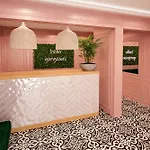 Anjeliq Downtown Boutique ホテル 3*