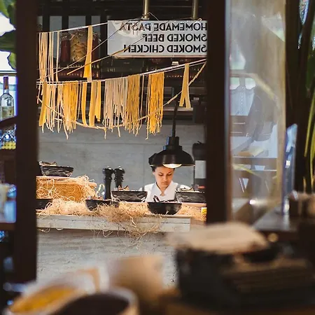 Anjeliq Downtown Boutique 알란야