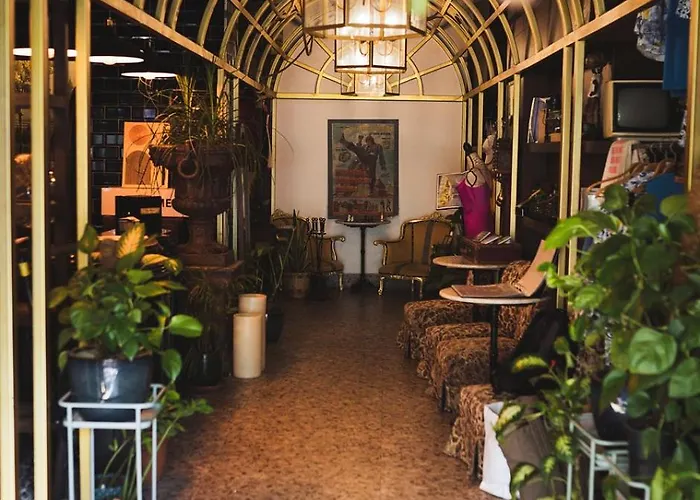 Anjeliq Downtown Boutique 3*